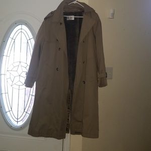 Trench coat with wool liner